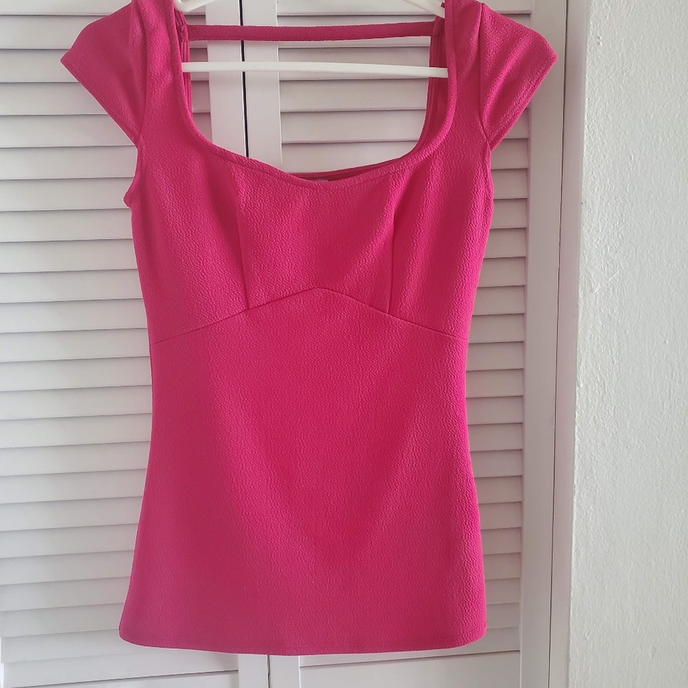 NWOT Guess Pink Top Sz S